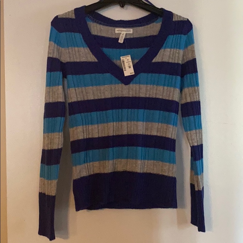 Aeropostale sweater. Smoke free home